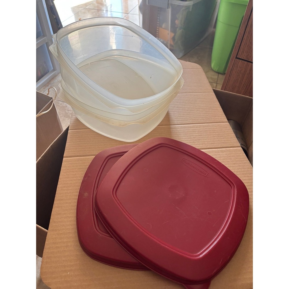 Two Rubbermaid  Find Food Storage Container Lot Of 2 Red Lids Large 10.5 Inch